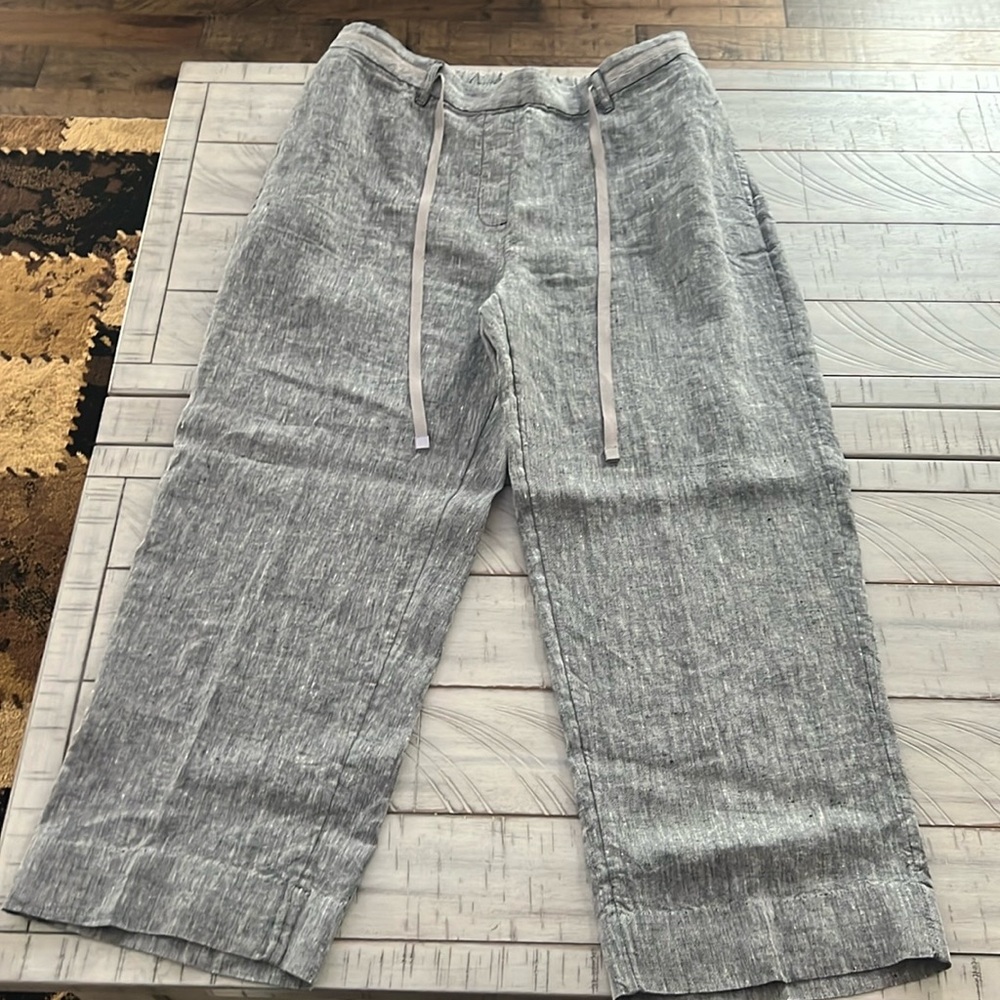 Chicos linen elastic pull on crop size 10, NWT